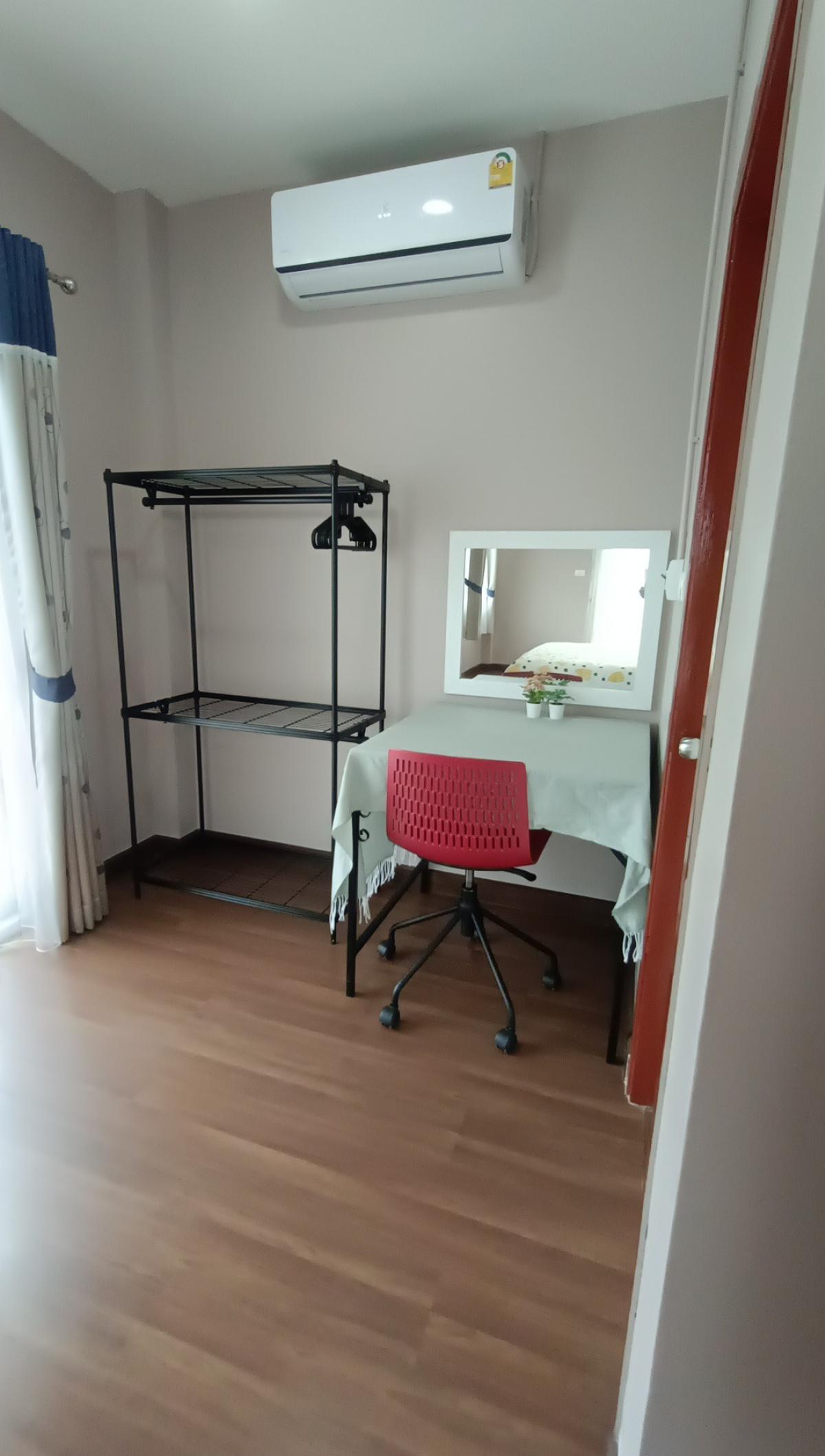 ให้เช่าทาวน์โฮมนนทบุรี บางใหญ่ บางบัวทอง : Be Cute บ้านให้เช่า ระยะสั้น  3 นอน 2 น้ำ แปลงมุม ถนนเมน มีสวนหย่อม พักได้ไม่เกิน  6  ท่าน จอดรถ 2 คัน หมู่บ้านทิพย์พิมาน บ้านริมน้ำ ติด MRT คลองบางไผ่