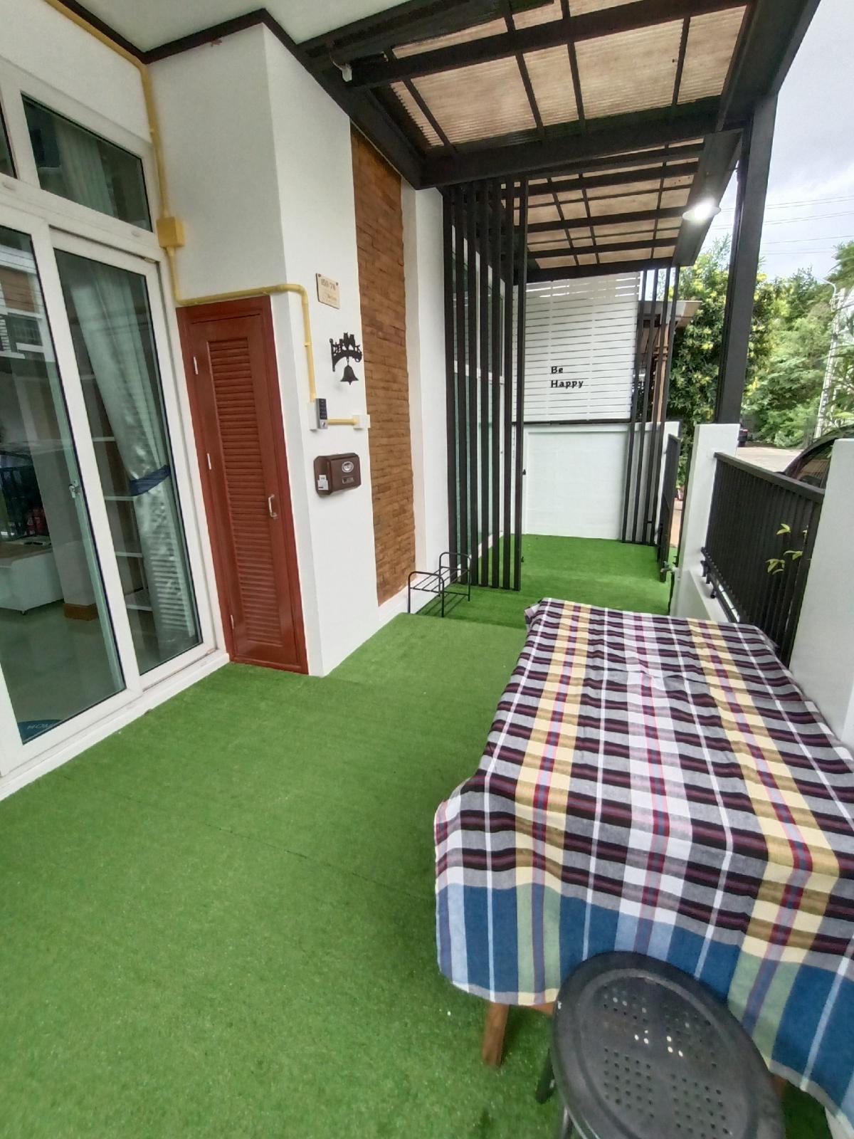 ให้เช่าทาวน์โฮมนนทบุรี บางใหญ่ บางบัวทอง : Be Cute บ้านให้เช่า ระยะสั้น  3 นอน 2 น้ำ แปลงมุม ถนนเมน มีสวนหย่อม พักได้ไม่เกิน  6  ท่าน จอดรถ 2 คัน หมู่บ้านทิพย์พิมาน บ้านริมน้ำ ติด MRT คลองบางไผ่