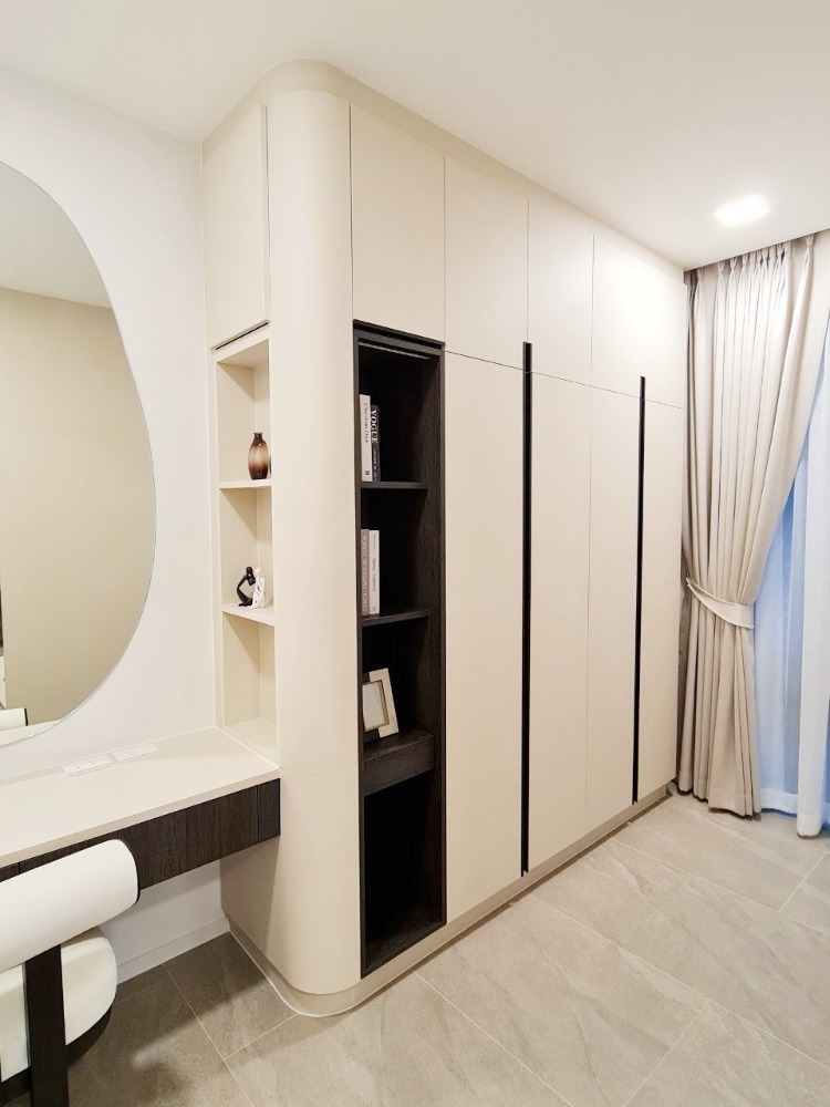 For RentHousePattanakan, Srinakarin : For rent: 3-storey VIVE Krungthep Kreetha, 86 sqw., 4 bedrooms, elegantly-furnished.