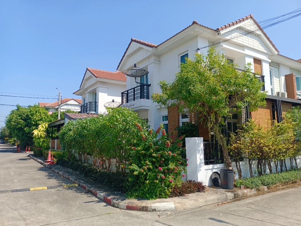 ให้เช่าทาวน์โฮมนนทบุรี บางใหญ่ บางบัวทอง : Be Cute บ้านให้เช่า ระยะสั้น  3 นอน 2 น้ำ แปลงมุม ถนนเมน มีสวนหย่อม พักได้ไม่เกิน  6  ท่าน จอดรถ 2 คัน หมู่บ้านทิพย์พิมาน บ้านริมน้ำ ติด MRT คลองบางไผ่