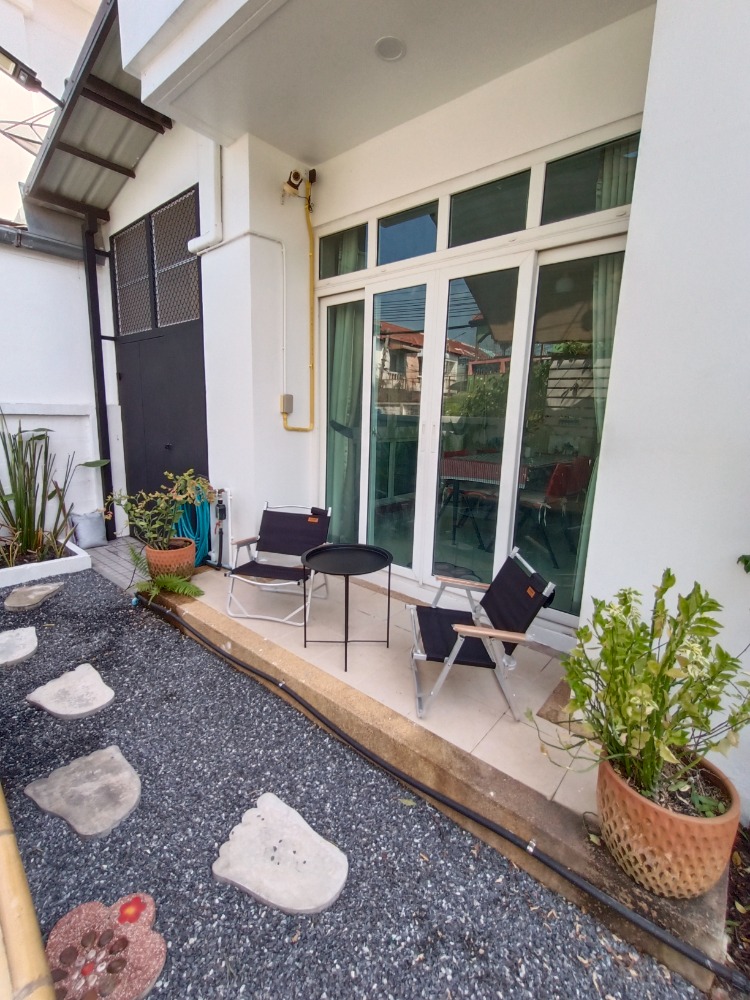 ให้เช่าทาวน์โฮมนนทบุรี บางใหญ่ บางบัวทอง : Be Cute บ้านให้เช่า ระยะสั้น  3 นอน 2 น้ำ แปลงมุม ถนนเมน มีสวนหย่อม พักได้ไม่เกิน  6  ท่าน จอดรถ 2 คัน หมู่บ้านทิพย์พิมาน บ้านริมน้ำ ติด MRT คลองบางไผ่