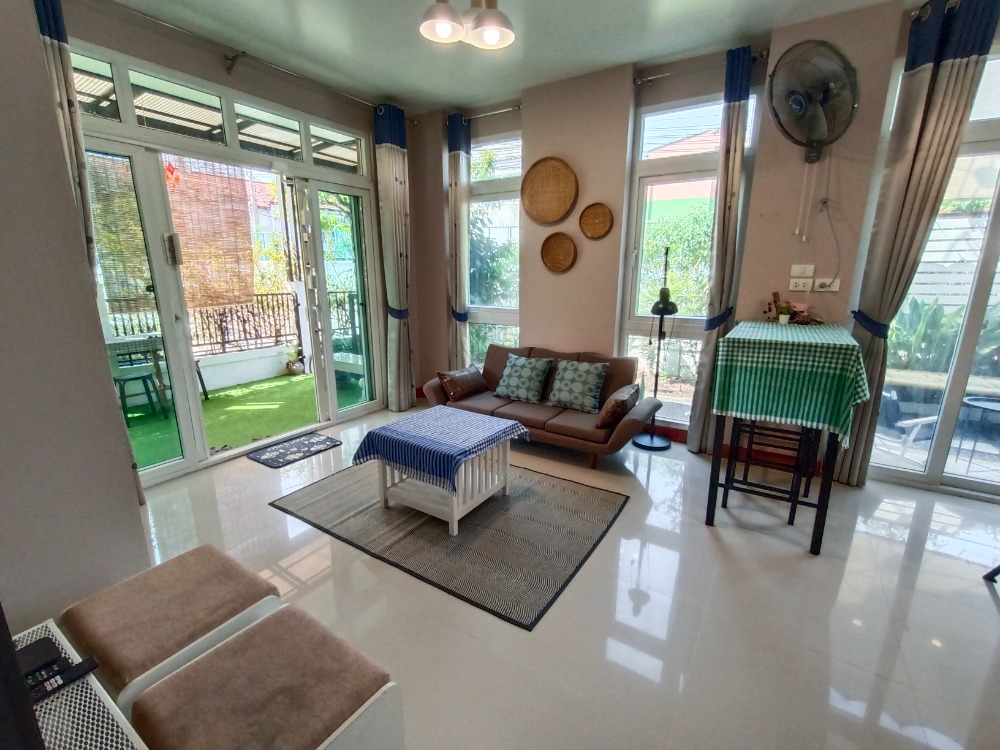 ให้เช่าทาวน์โฮมนนทบุรี บางใหญ่ บางบัวทอง : Be Cute บ้านให้เช่า ระยะสั้น  3 นอน 2 น้ำ แปลงมุม ถนนเมน มีสวนหย่อม พักได้ไม่เกิน  6  ท่าน จอดรถ 2 คัน หมู่บ้านทิพย์พิมาน บ้านริมน้ำ ติด MRT คลองบางไผ่