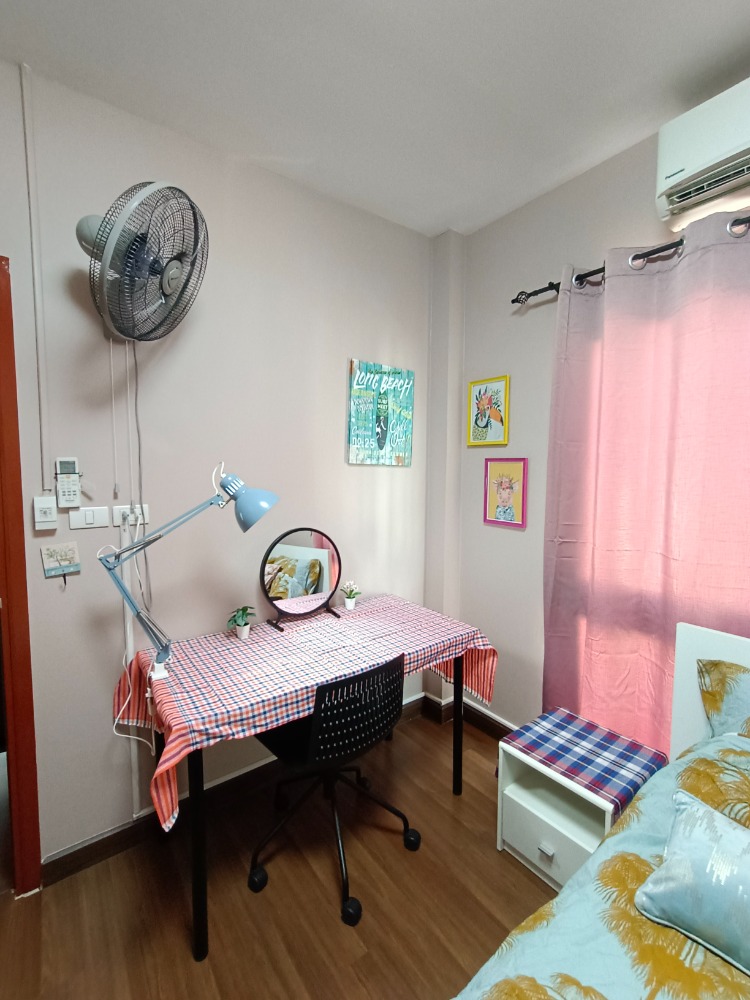 ให้เช่าทาวน์โฮมนนทบุรี บางใหญ่ บางบัวทอง : Be Cute บ้านให้เช่า ระยะสั้น  3 นอน 2 น้ำ แปลงมุม ถนนเมน มีสวนหย่อม พักได้ไม่เกิน  6  ท่าน จอดรถ 2 คัน หมู่บ้านทิพย์พิมาน บ้านริมน้ำ ติด MRT คลองบางไผ่