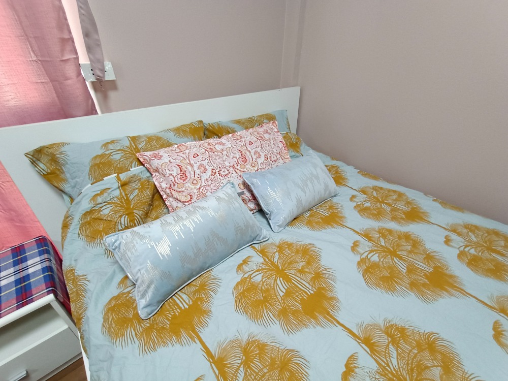 ให้เช่าทาวน์โฮมนนทบุรี บางใหญ่ บางบัวทอง : Be Cute บ้านให้เช่า ระยะสั้น  3 นอน 2 น้ำ แปลงมุม ถนนเมน มีสวนหย่อม พักได้ไม่เกิน  6  ท่าน จอดรถ 2 คัน หมู่บ้านทิพย์พิมาน บ้านริมน้ำ ติด MRT คลองบางไผ่