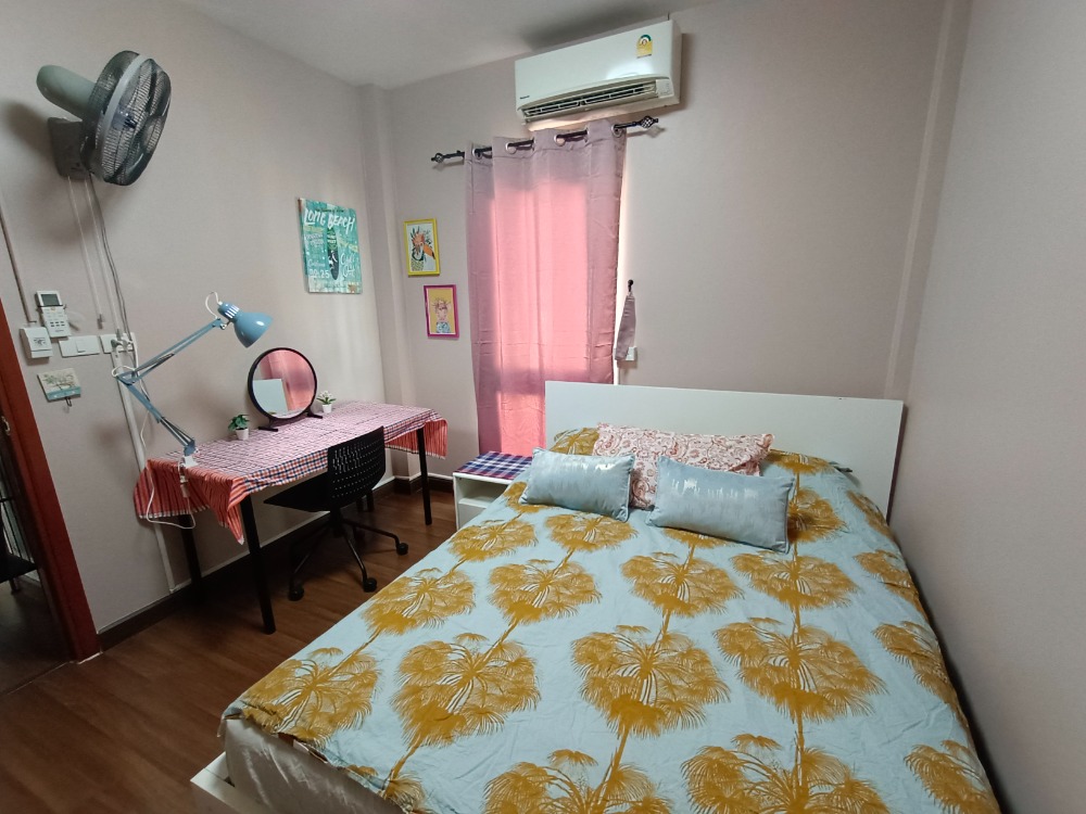 ให้เช่าทาวน์โฮมนนทบุรี บางใหญ่ บางบัวทอง : Be Cute บ้านให้เช่า ระยะสั้น  3 นอน 2 น้ำ แปลงมุม ถนนเมน มีสวนหย่อม พักได้ไม่เกิน  6  ท่าน จอดรถ 2 คัน หมู่บ้านทิพย์พิมาน บ้านริมน้ำ ติด MRT คลองบางไผ่