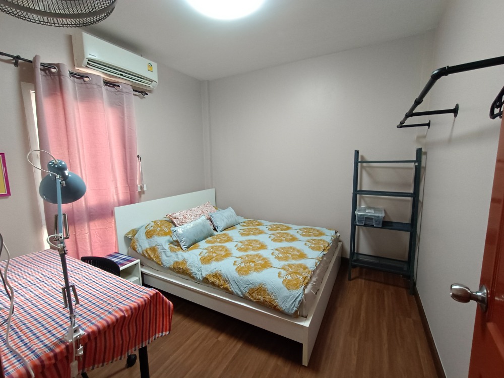 ให้เช่าทาวน์โฮมนนทบุรี บางใหญ่ บางบัวทอง : Be Cute บ้านให้เช่า ระยะสั้น  3 นอน 2 น้ำ แปลงมุม ถนนเมน มีสวนหย่อม พักได้ไม่เกิน  6  ท่าน จอดรถ 2 คัน หมู่บ้านทิพย์พิมาน บ้านริมน้ำ ติด MRT คลองบางไผ่