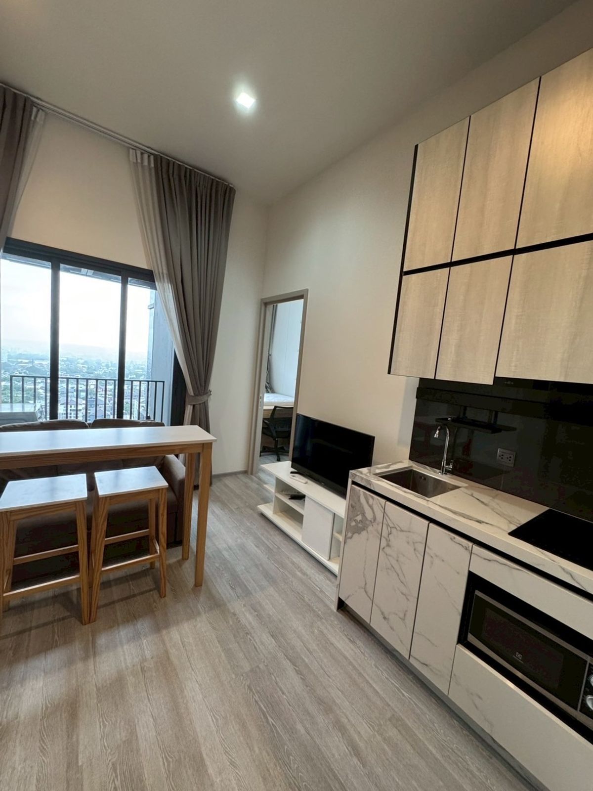 For RentCondoOnnut, Udomsuk : For rent,  THE LINE Sukhumvit 101 , for more information add Line Line ID : @mettaproperty(with @ too)
