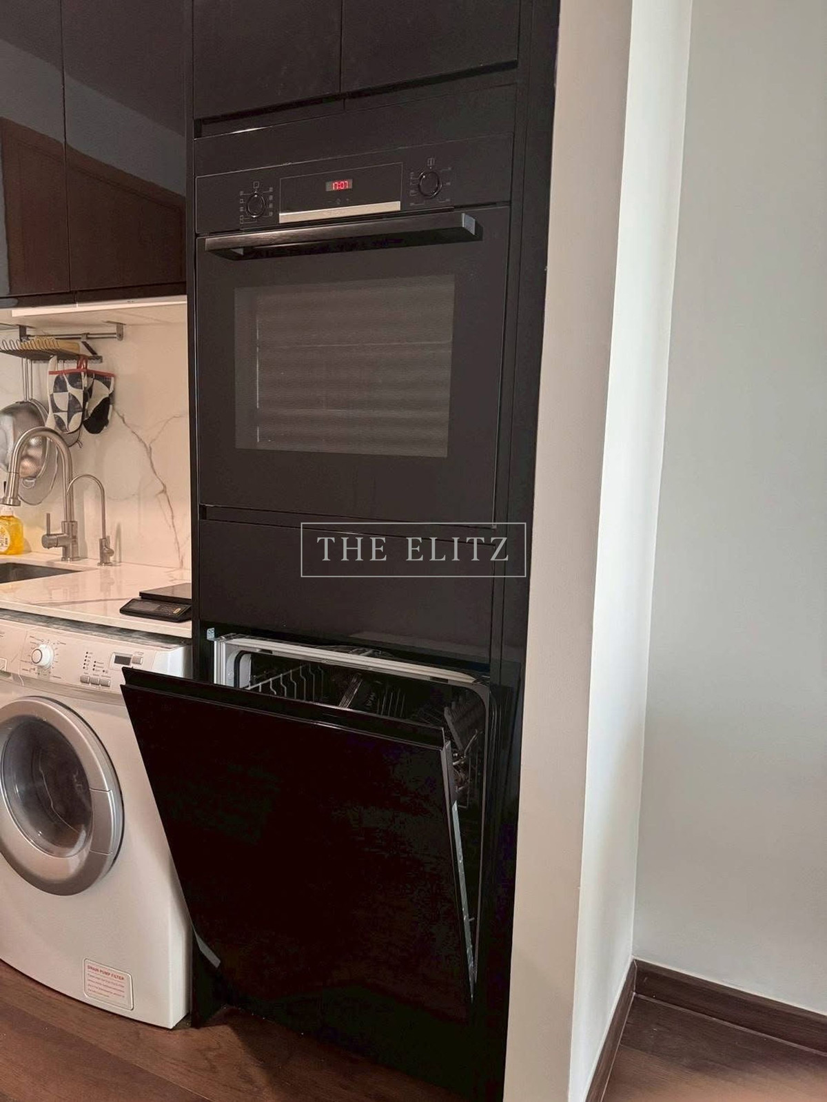 For SaleCondoRama9, Petchburi, RCA : 💥 The owner wants to sell urgently!! (Foreign Quota) Circle Condominium, very expensive price 💯 There is a shuttle service to BTS-MRT, 75% parking space, never full 🚄