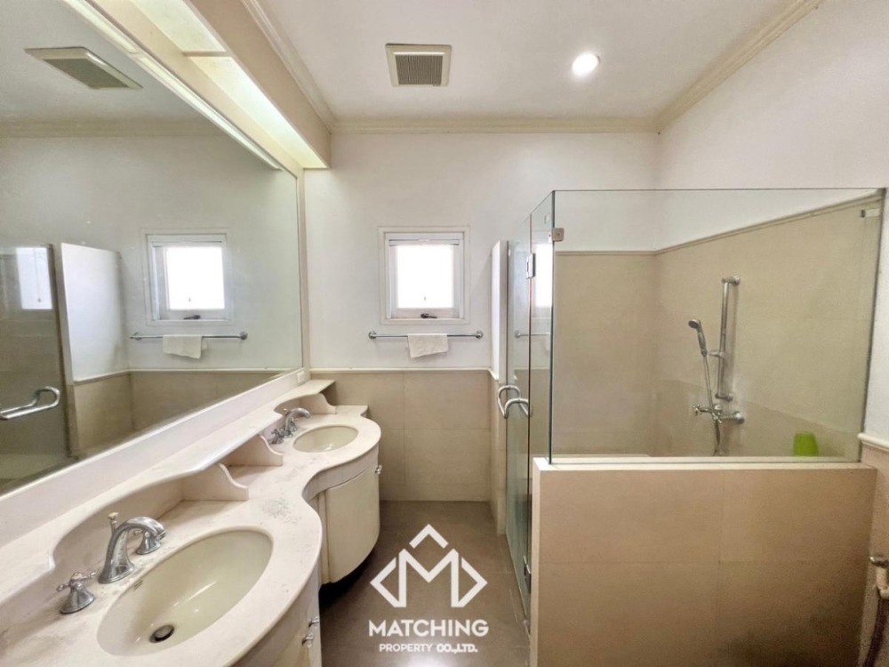 For SaleHouseBang Sue, Wong Sawang, Tao Pun : 2-storey single house, self-built, English style, near MRT Tiwanon Intersection, walking distance only 500 m.