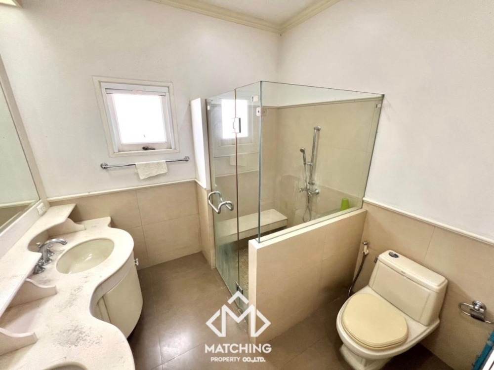 For SaleHouseBang Sue, Wong Sawang, Tao Pun : 2-storey single house, self-built, English style, near MRT Tiwanon Intersection, walking distance only 500 m.