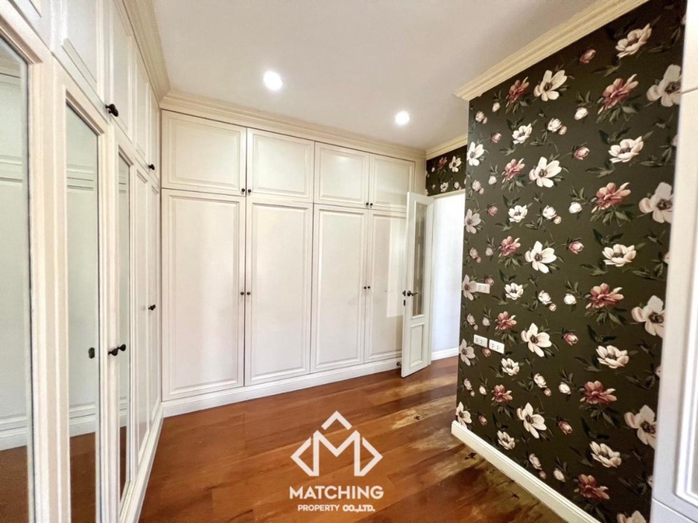 For SaleHouseBang Sue, Wong Sawang, Tao Pun : 2-storey single house, self-built, English style, near MRT Tiwanon Intersection, walking distance only 500 m.