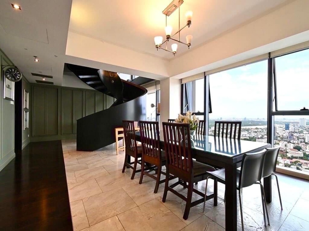 ให้เช่าคอนโดสาทร นราธิวาส : 🔥FOR RENT🔥คอนโด luxury condo -  rare item บนถนนสาทรใต้ Duplex 4 ห้องนอน ตกแต่งพร้อมอยู่