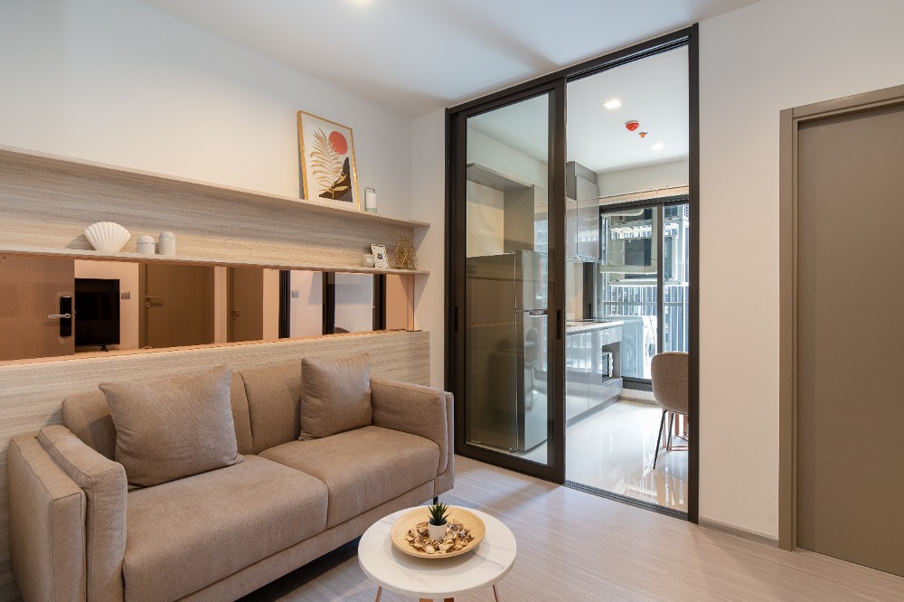 For RentCondoRama9, Petchburi, RCA : Beautiful one bedroom condo for rent at Life Asoke Hype