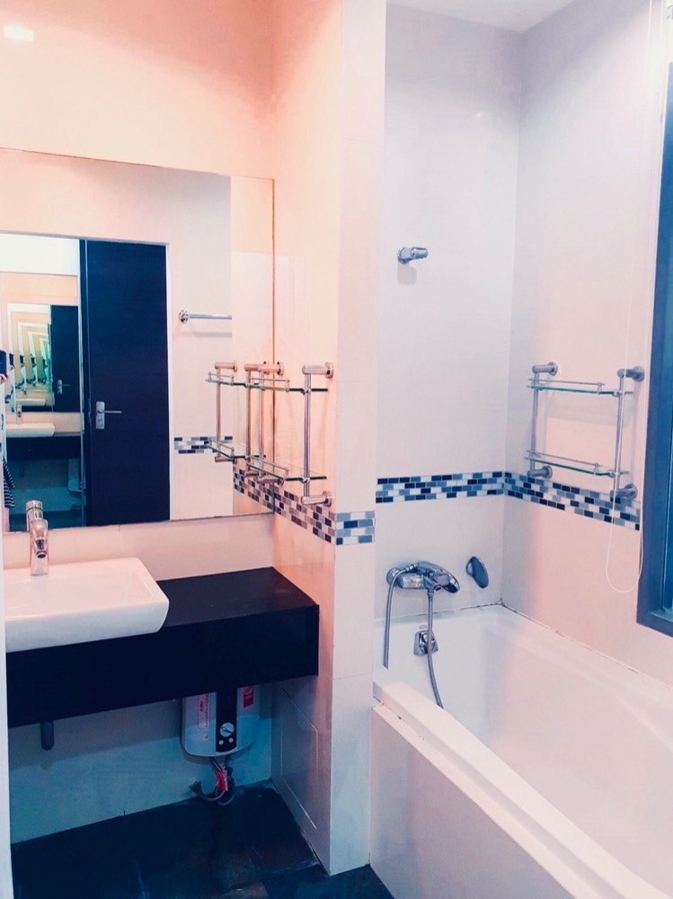 ขายคอนโดราชเทวี พญาไท : ขาย ด่วน ideo q phayathai 1ห้องนอน 1ห้องน้ำ size 41 ตารางเมตร (ราคาดี)