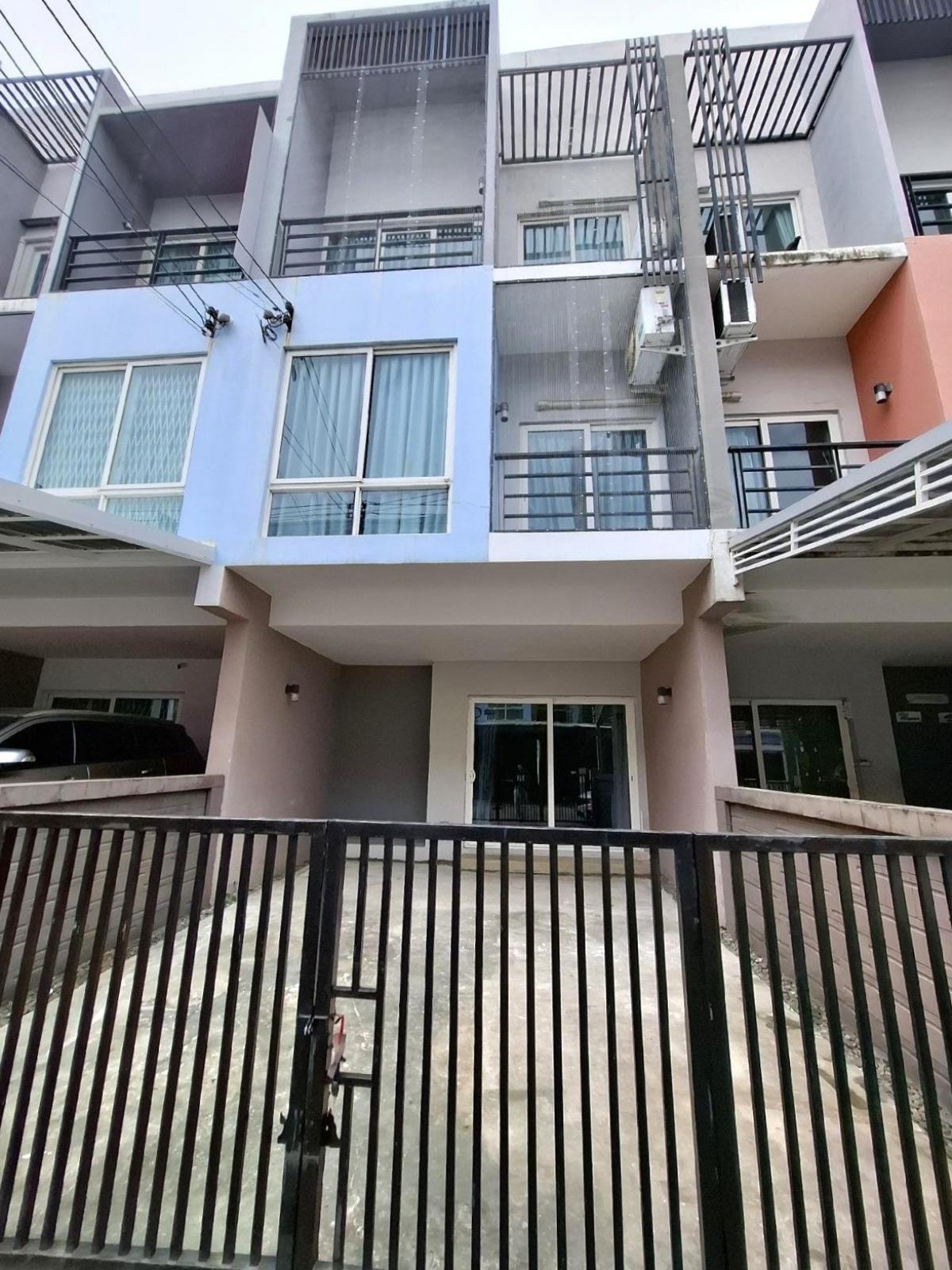 For RentTownhomeNawamin, Ramindra : Townhouse for rent, 3 floors, 25 sq m., Ram Inthra Road, Km. 12, Greenwich Project, on the main road, next to Makro, near BTS Bang Chan