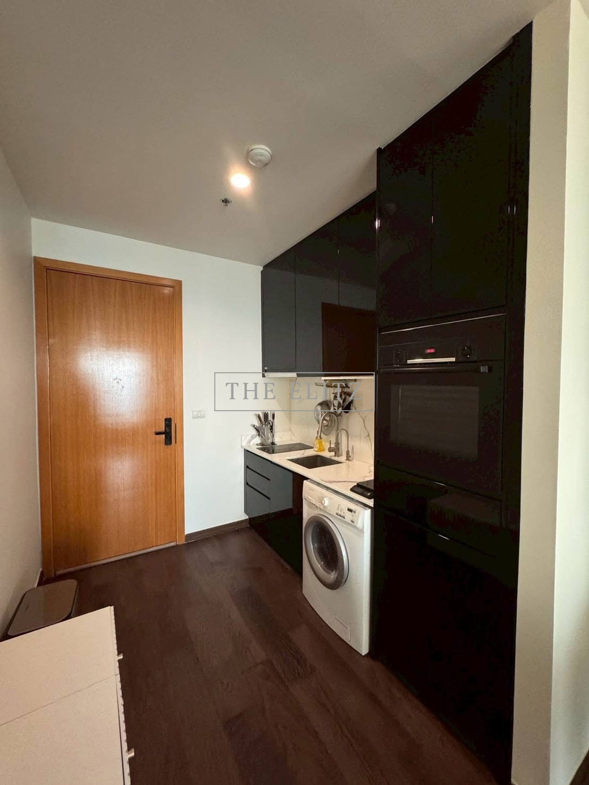 For SaleCondoRama9, Petchburi, RCA : 💥 The owner wants to sell urgently!! (Foreign Quota) Circle Condominium, very expensive price 💯 There is a shuttle service to BTS-MRT, 75% parking space, never full 🚄