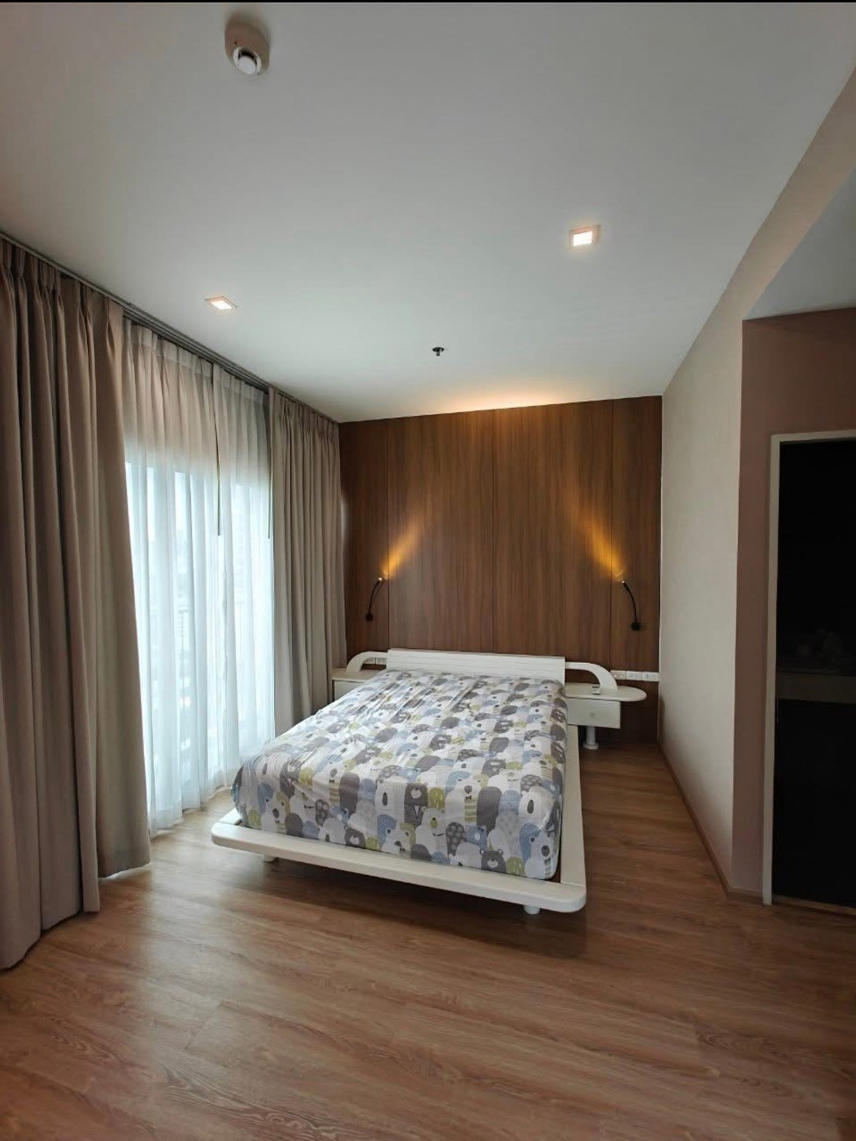 For RentCondoAri,Anusaowaree : ★ Noble Reform ★ 65 sq m., 21th floor (1 bedroom, 2 bathroom), ★ near BTS Ari ★ near La Villa Ari, Villa Market ★ many amenities ★ Complete electrical appliances