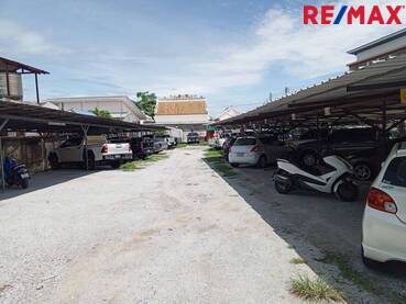 ขายที่ดินพัทยา บางแสน ชลบุรี สัตหีบ : ขายที่ดินติดถนนสุขุมวิท มุมซอยบางทราย 20 เมืองชลบุรี 375 ตารางวา ราคา 60,000 บาท/ตารางวา