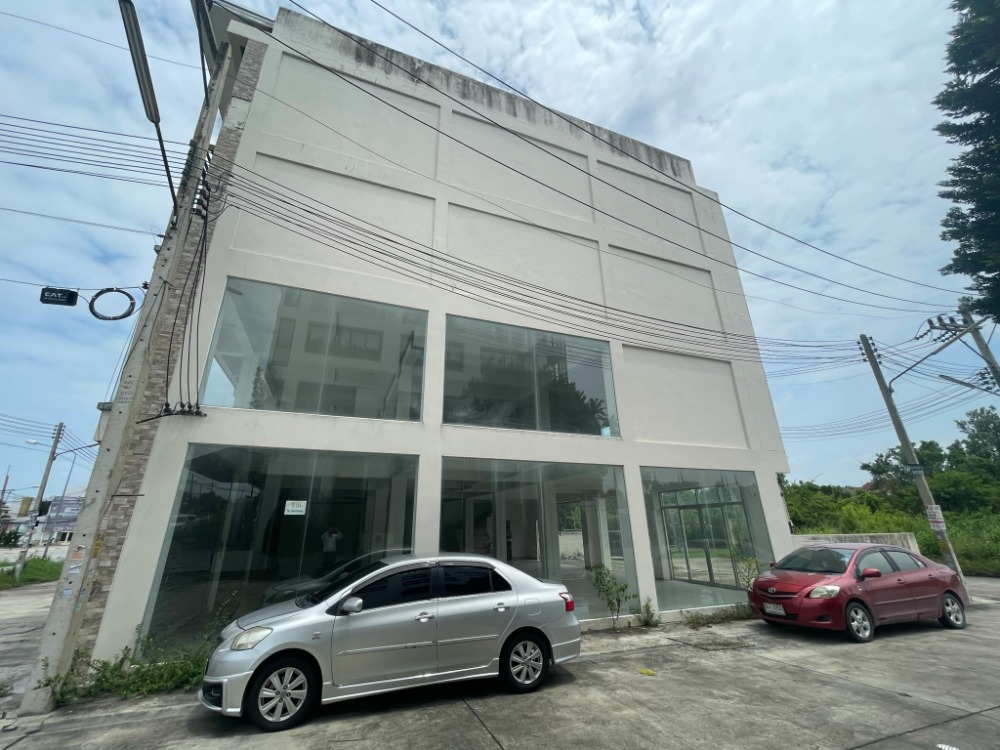 For SaleShop HouseSriracha Laem Chabang Ban Bueng : 4-unit commercial building near Sriracha Tiger Zoo