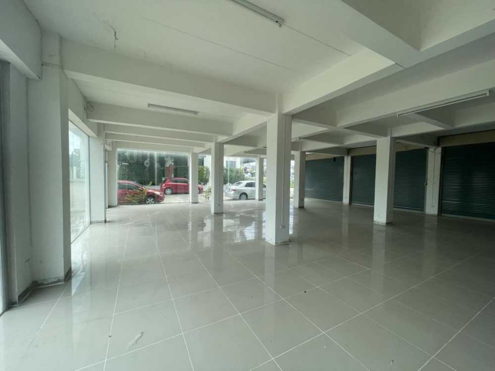 For SaleShop HouseSriracha Laem Chabang Ban Bueng : 4-unit commercial building near Sriracha Tiger Zoo