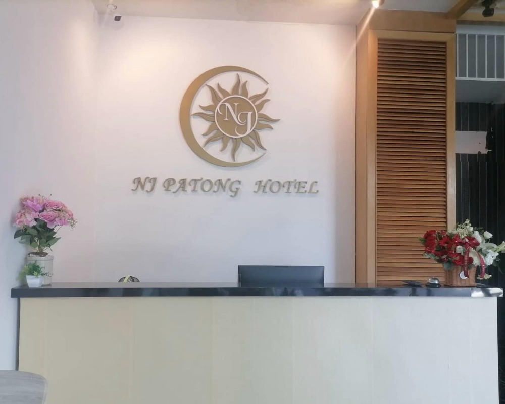 For SaleShop HousePhuket : 5-storey, 3-unit commercial building near Patong Beach