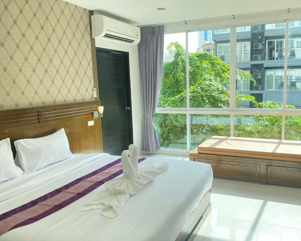 For SaleShop HousePhuket : 5-storey, 3-unit commercial building near Patong Beach