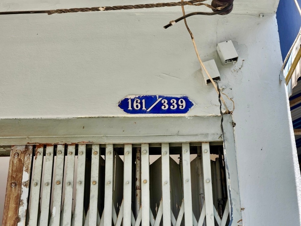 For SaleShop HousePinklao, Charansanitwong : For Sale! : Commecial Buliding 3 storey, 2 unit shophouse, Charansanitwong 25, 3 bedrooms, 3 bathrooms, usable area 330 sqm.