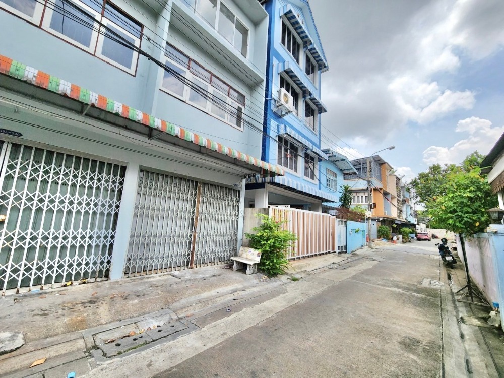 For SaleShop HousePinklao, Charansanitwong : For Sale! : Commecial Buliding 3 storey, 2 unit shophouse, Charansanitwong 25, 3 bedrooms, 3 bathrooms, usable area 330 sqm.