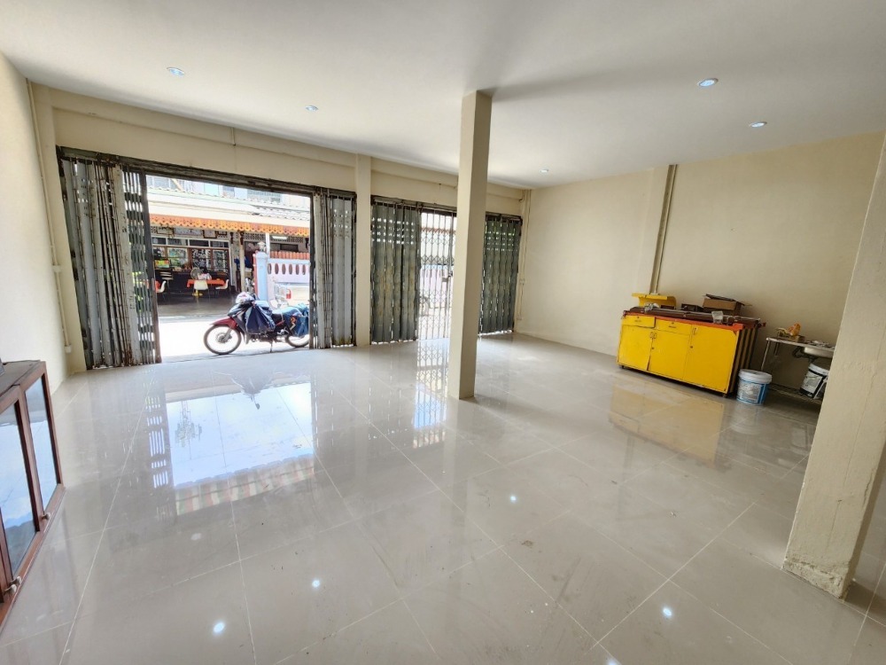 For SaleShop HousePinklao, Charansanitwong : For Sale! : Commecial Buliding 3 storey, 2 unit shophouse, Charansanitwong 25, 3 bedrooms, 3 bathrooms, usable area 330 sqm.