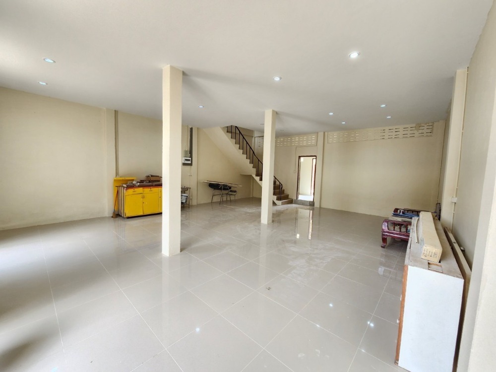 For SaleShop HousePinklao, Charansanitwong : For Sale! : Commecial Buliding 3 storey, 2 unit shophouse, Charansanitwong 25, 3 bedrooms, 3 bathrooms, usable area 330 sqm.