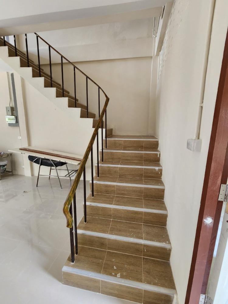 For SaleShop HousePinklao, Charansanitwong : For Sale! : Commecial Buliding 3 storey, 2 unit shophouse, Charansanitwong 25, 3 bedrooms, 3 bathrooms, usable area 330 sqm.