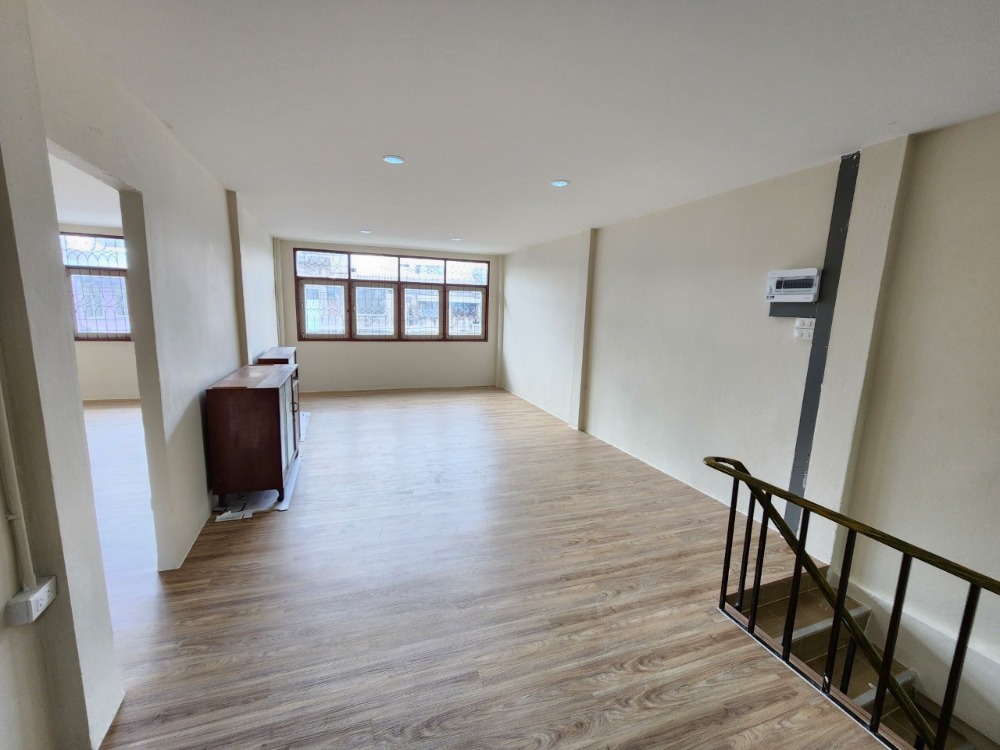 For SaleShop HousePinklao, Charansanitwong : For Sale! : Commecial Buliding 3 storey, 2 unit shophouse, Charansanitwong 25, 3 bedrooms, 3 bathrooms, usable area 330 sqm.