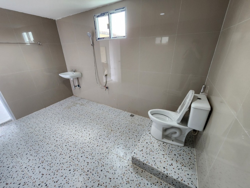 For SaleShop HousePinklao, Charansanitwong : For Sale! : Commecial Buliding 3 storey, 2 unit shophouse, Charansanitwong 25, 3 bedrooms, 3 bathrooms, usable area 330 sqm.