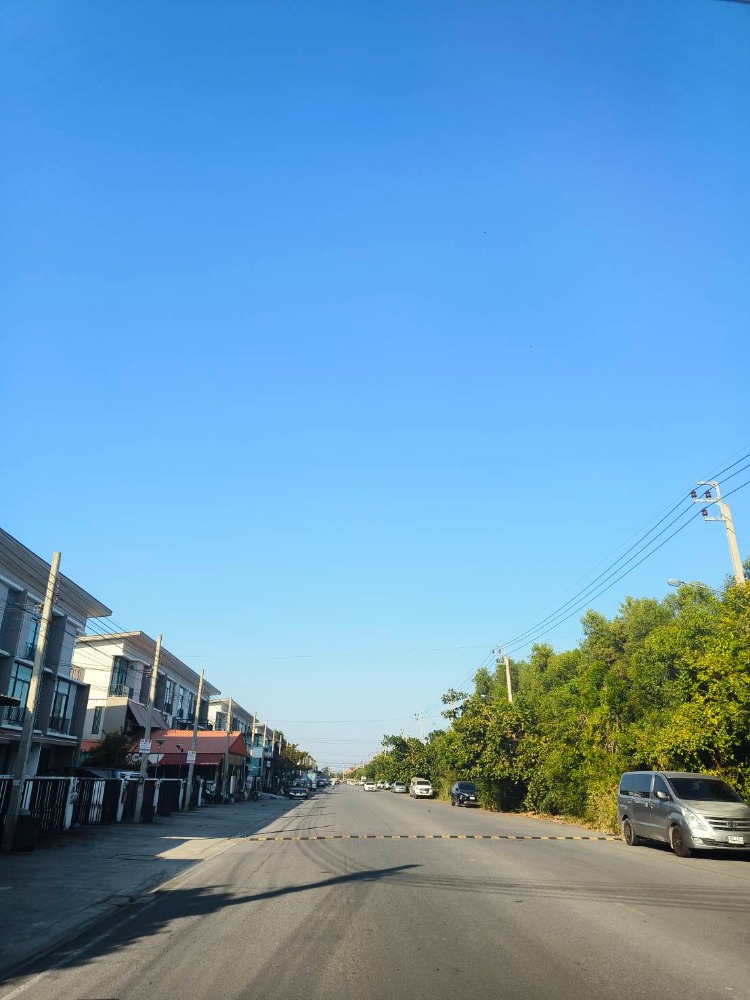 ให้เช่าทาวน์โฮมลาดกระบัง สุวรรณภูมิ : เช่า ทาวน์เฮ้าส์3ชั้น พฤกษาวิลล์60 ลาดกระบัง อ่อนนุช มอเตอร์เวย ติดถนนหลวงแพ่ง สมุทรปราการ