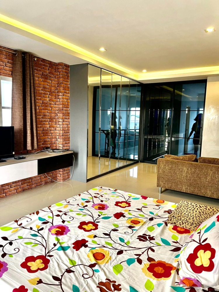 For SaleShop HouseBang kae, Phetkasem : 3-storey commercial building, corner room, The Miracle Plus project, Phetkasem 63, area 16 square wah, Lak Song Subdistrict, Bang Khae District, Bangkok