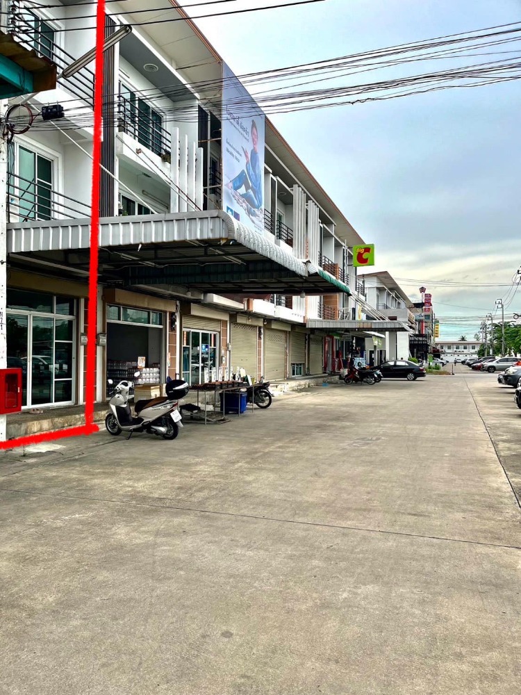 For SaleShop HouseBang kae, Phetkasem : 3-storey commercial building, corner room, The Miracle Plus project, Phetkasem 63, area 16 square wah, Lak Song Subdistrict, Bang Khae District, Bangkok