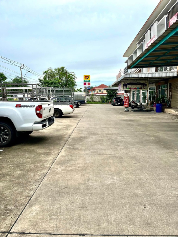 For SaleShop HouseBang kae, Phetkasem : 3-storey commercial building, corner room, The Miracle Plus project, Phetkasem 63, area 16 square wah, Lak Song Subdistrict, Bang Khae District, Bangkok