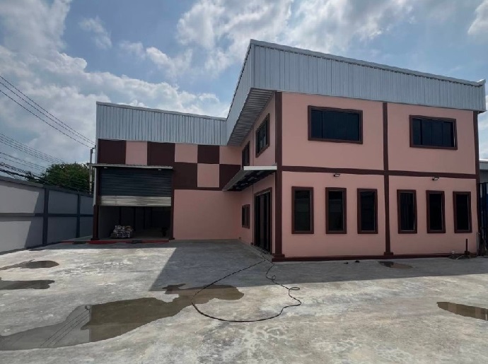 ให้เช่าโกดังพระราม 2 บางขุนเทียน : For Rent ให้เช่าโกดังพร้อมสำนักงาน สร้างใหม่ ซอยบางกระดี่ เข้าซอยไม่ลึก พระราม 2 รั้วรอบขอบชิด / พื้นที่ดิน 200 ตารางวา / พื้นที่ใช้สอย 504 ตารางเมตร / รถสิบล้อเข้าออกได้ / เหมาะขายของ Online