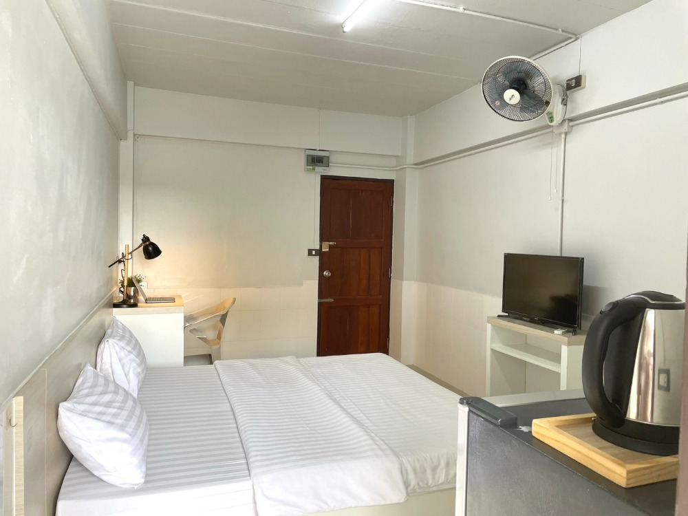 ให้เช่านวมินทร์ รามอินทรา : Line: @zimple_asset อพาร์ทเมนท์ย่านรามอินทรา ใกล้แฟชั่นไอส์แลนด์ ห้องตกแต่งพร้อมเฟอร์นิเจอร์ สามารถเข้าอยู่ได้เลย บรรยากาศเงียบสงบ ราคาไม่แพง มีที่จอดรถ ไม่ไกลจากBTSคู้บอน รับทั้งห้องพักรายวันและรายเดือน