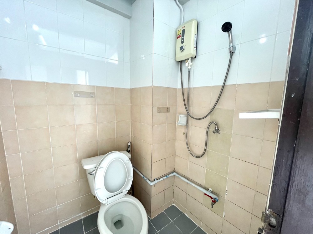 ให้เช่านวมินทร์ รามอินทรา : Line: @zimple_asset อพาร์ทเมนท์ย่านรามอินทรา ใกล้แฟชั่นไอส์แลนด์ ห้องตกแต่งพร้อมเฟอร์นิเจอร์ สามารถเข้าอยู่ได้เลย บรรยากาศเงียบสงบ ราคาไม่แพง มีที่จอดรถ ไม่ไกลจากBTSคู้บอน รับทั้งห้องพักรายวันและรายเดือน