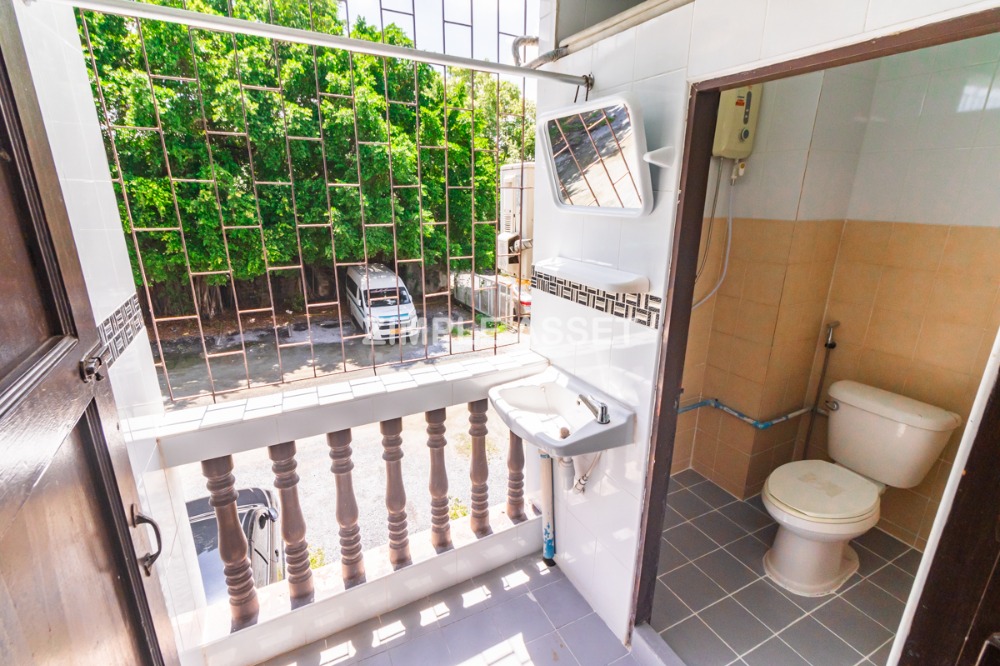 ให้เช่านวมินทร์ รามอินทรา : Line: @zimple_asset อพาร์ทเมนท์ย่านรามอินทรา ใกล้แฟชั่นไอส์แลนด์ ห้องตกแต่งพร้อมเฟอร์นิเจอร์ สามารถเข้าอยู่ได้เลย บรรยากาศเงียบสงบ ราคาไม่แพง มีที่จอดรถ ไม่ไกลจากBTSคู้บอน รับทั้งห้องพักรายวันและรายเดือน