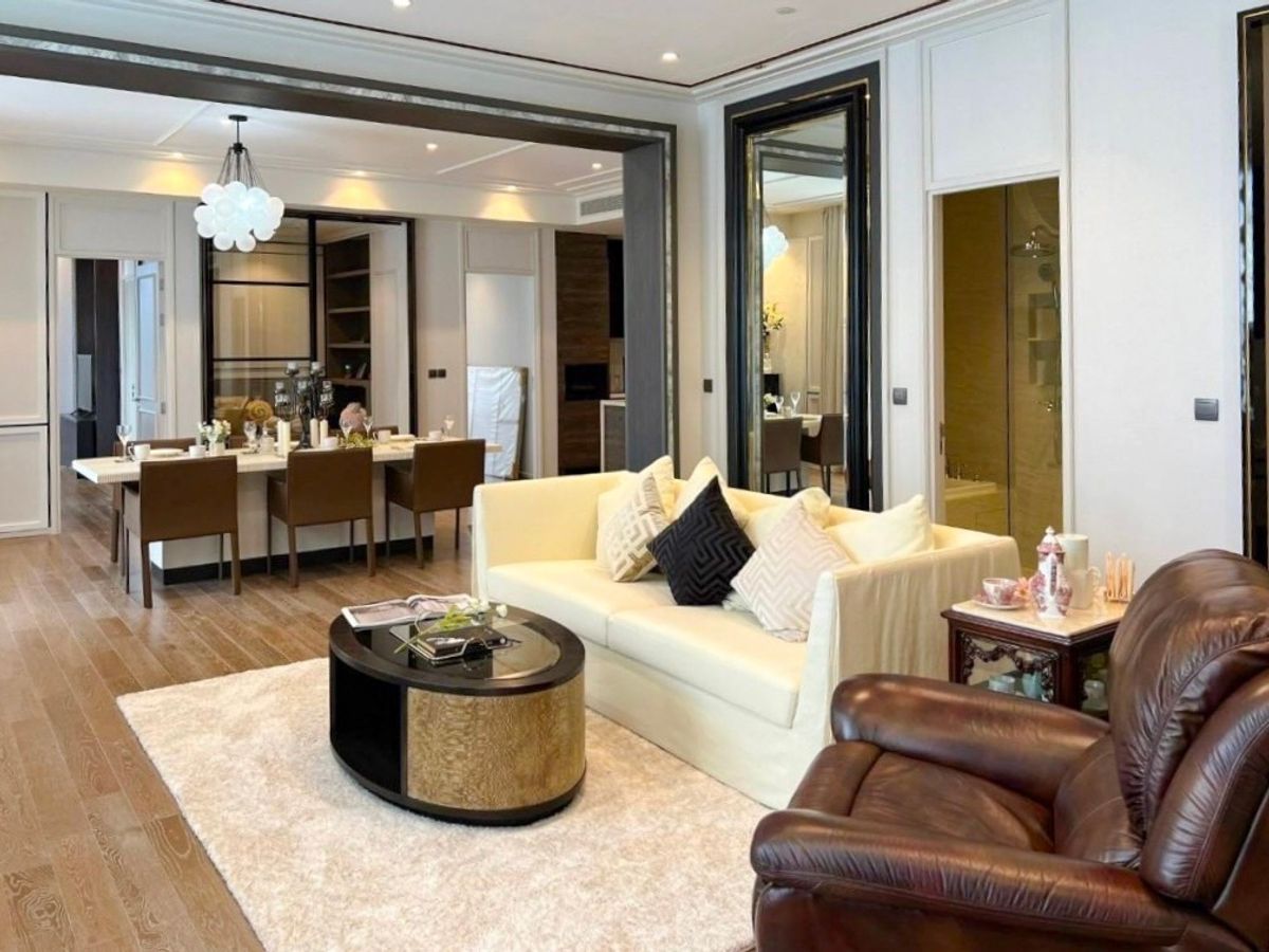For SaleCondoWitthayu, Chidlom, Langsuan, Ploenchit : ♦ Nice Decoration ♦ 05+ floor 3 beds | 152.42 sq.m. | Near BTS Phloen Chit 3 minutes, MRT Lumpini 4 minutes.