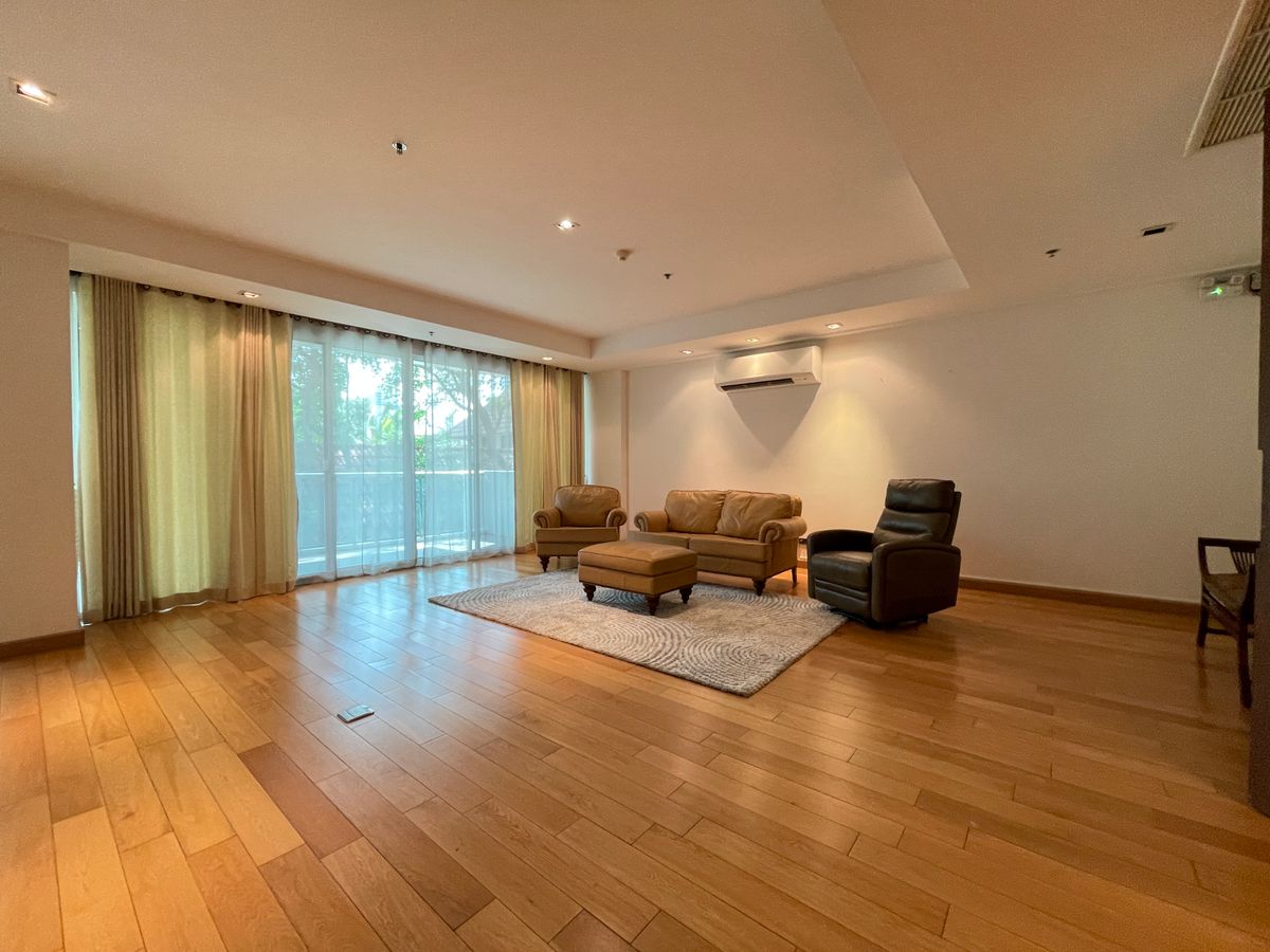 ให้เช่าคอนโดสุขุมวิท อโศก ทองหล่อ : Pet friendly condo for rent