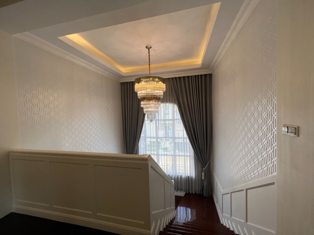 For SaleHouseKaset Nawamin,Ladplakao : Near Ekkamai Thonglor 5-bedroom luxurious house