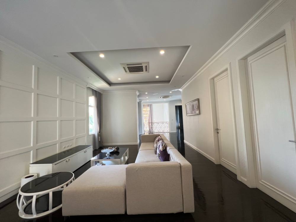For SaleHouseKaset Nawamin,Ladplakao : Near Ekkamai Thonglor 5-bedroom luxurious house