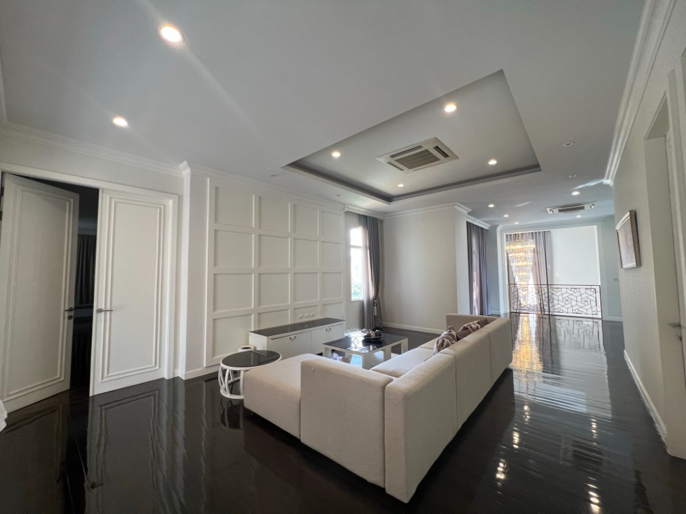 For SaleHouseKaset Nawamin,Ladplakao : Near Ekkamai Thonglor 5-bedroom luxurious house