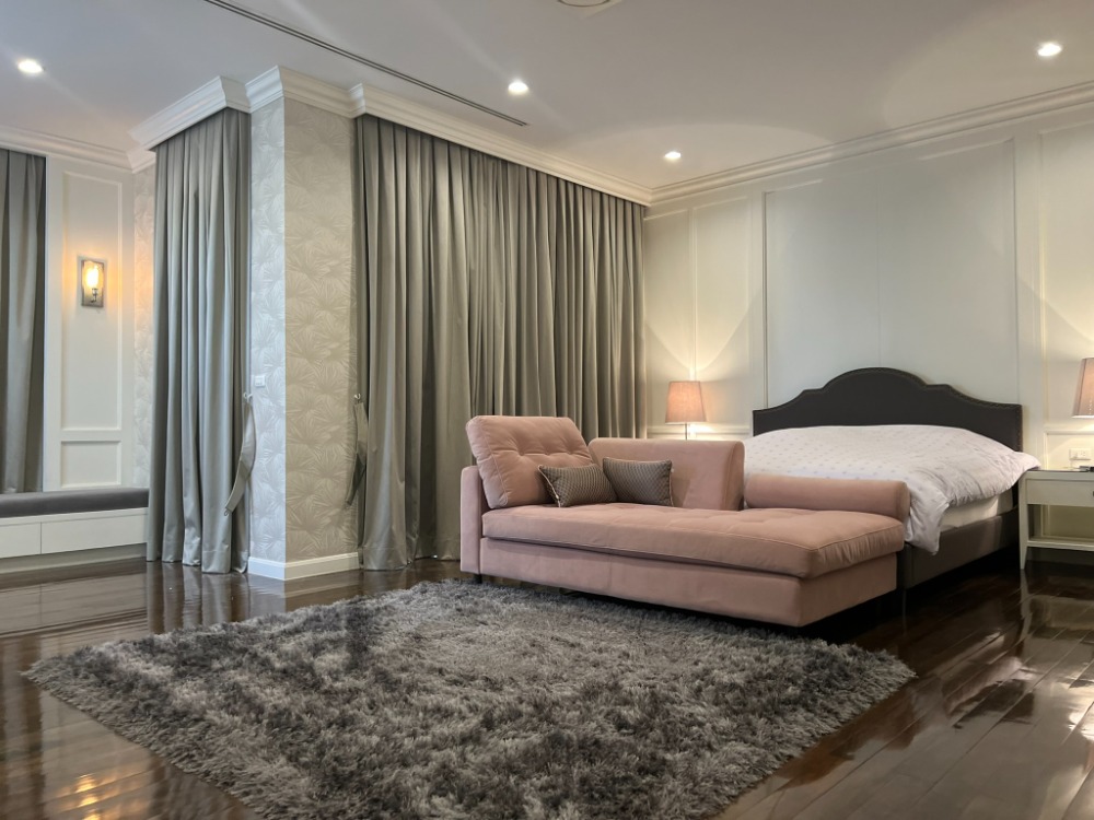 For SaleHouseKaset Nawamin,Ladplakao : Near Ekkamai Thonglor 5-bedroom luxurious house