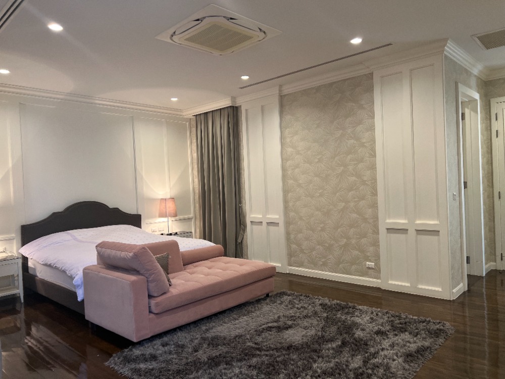 For SaleHouseKaset Nawamin,Ladplakao : Near Ekkamai Thonglor 5-bedroom luxurious house