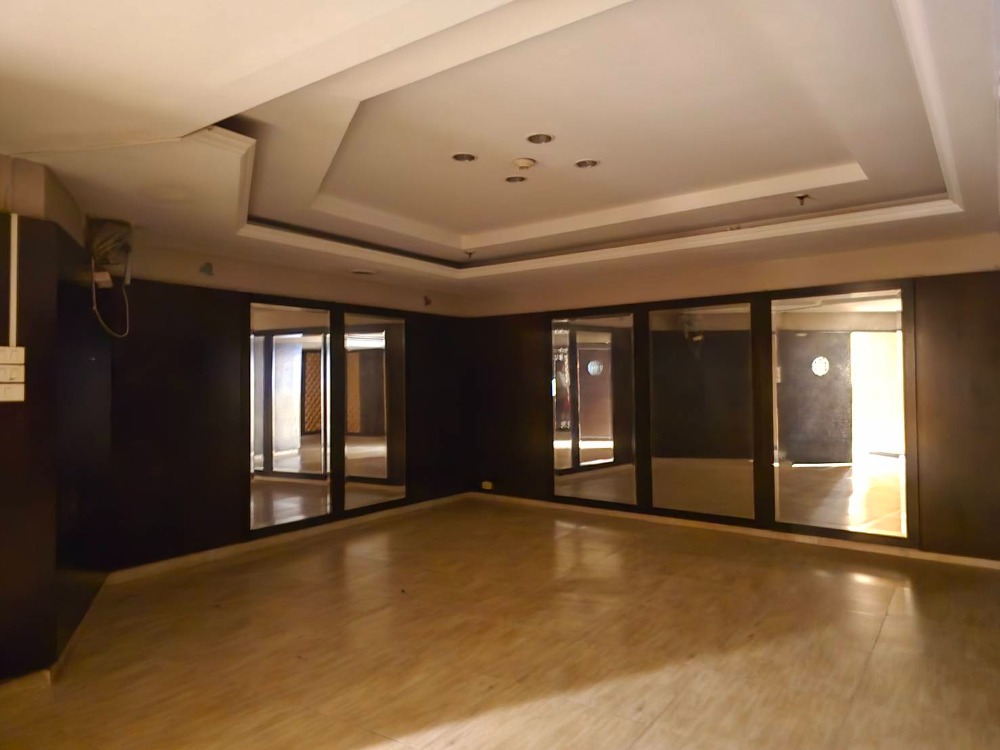 ให้เช่าร้านค้า/ตลาดนัดสีลม ศาลาแดง บางรัก : ร้านอาหารให้เช่า ใจกลางสีลม/สาทร กรุงเทพฯ