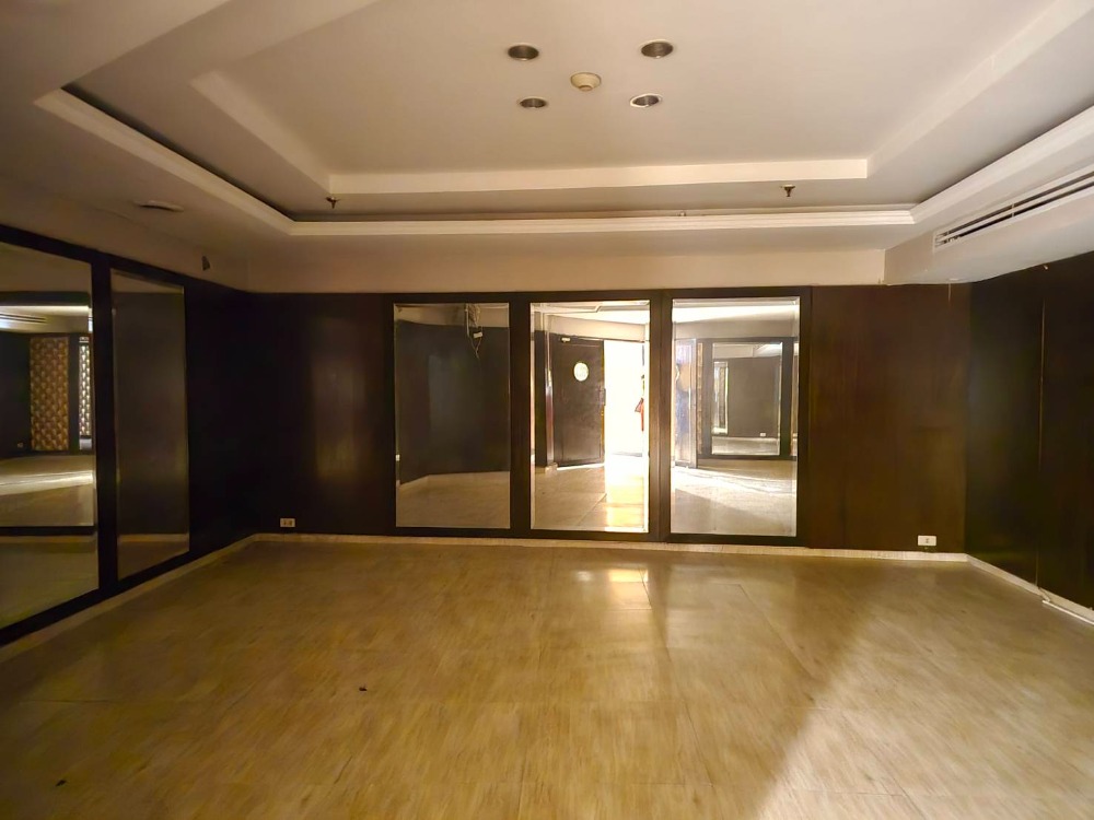 ให้เช่าร้านค้า/ตลาดนัดสีลม ศาลาแดง บางรัก : ร้านอาหารให้เช่า ใจกลางสีลม/สาทร กรุงเทพฯ